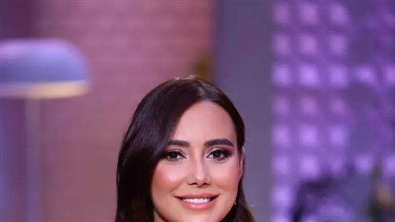 الإعلامية بثينة توكل تعود لتقديم برنامجها 
