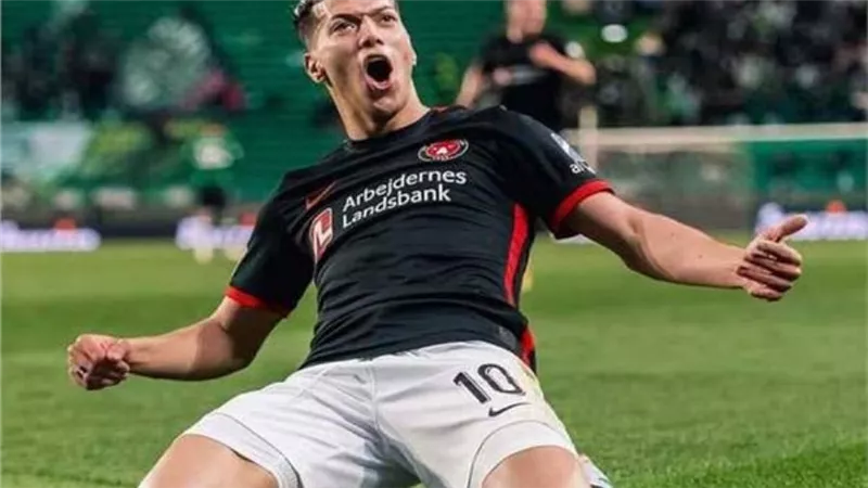 ناقد رياضي يكشف طريقة بسيطة لمعرفة التفاصيل المالية لانتقال إمام عاشور من الزمالك