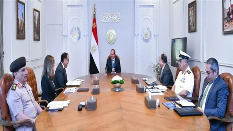 الرئيس السيسي يتابع سير الأعمال والموقف التنفيذي لعدد من المشروعات بالعاصمة الإدارية (صور)