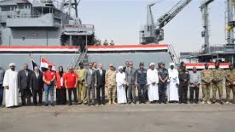 مصر تقدم مئات الأطنان من المساعدات الإغاثية إلى السودان بحراً