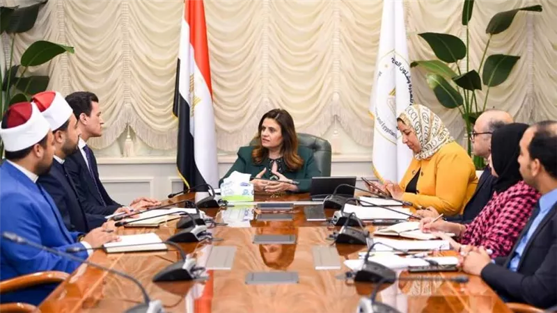وزيرة الهجرة: الأزهر منارة وسطية وله دور محوري في توعية المصريين بالخارج 