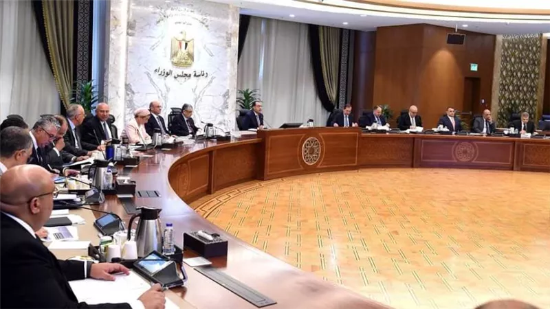 رئيس الوزراء يترأس الاجتماع الأول لـ 