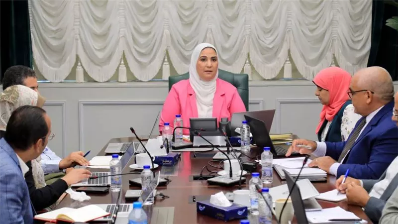 وزيرة التضامن الاجتماعي تترأس اجتماعًا موسعاً لفريق الحماية الاجتماعية لسرعة تنفيذ زيادات 