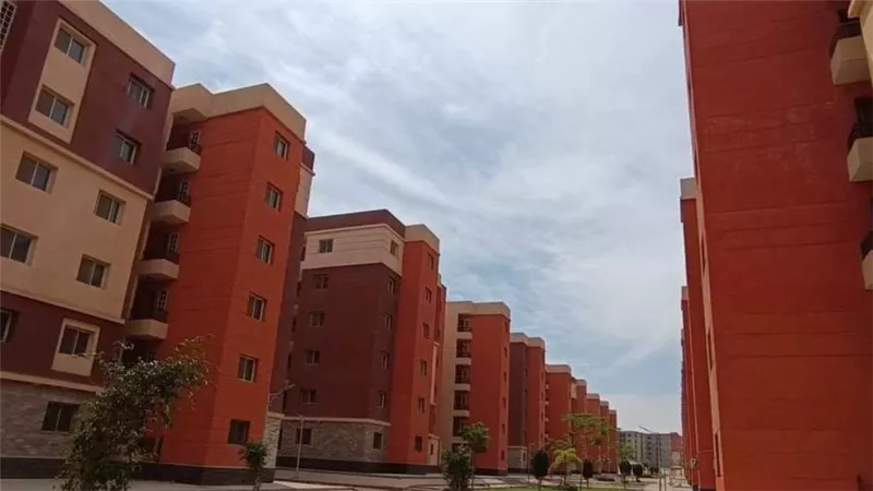 وزير الإسكان يتابع  سير العمل بعدد من المشروعات بمدينة العبور