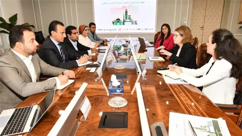 مسئولو الإسكان والبنك الأوروبي لإعادة الإعمار والتنمية يستعرضون خطة عمل التحول الأخضر لمدينة 6 أكتوبر