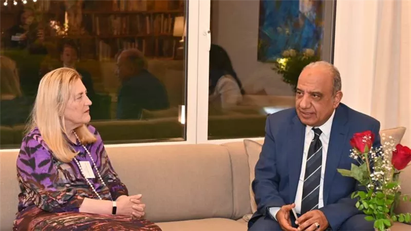 وزير قطاع الأعمال العام يبحث مع وزيرة الدولة للشؤون الاقتصادية السويسرية الفرص الاستثمارية المتاحة وتعزيز التعاون المشترك