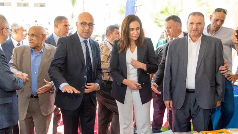 نائب محافظ البحيرة ورئيس هيئة الكتاب يفتتحان معرض دمنهور الـ 6