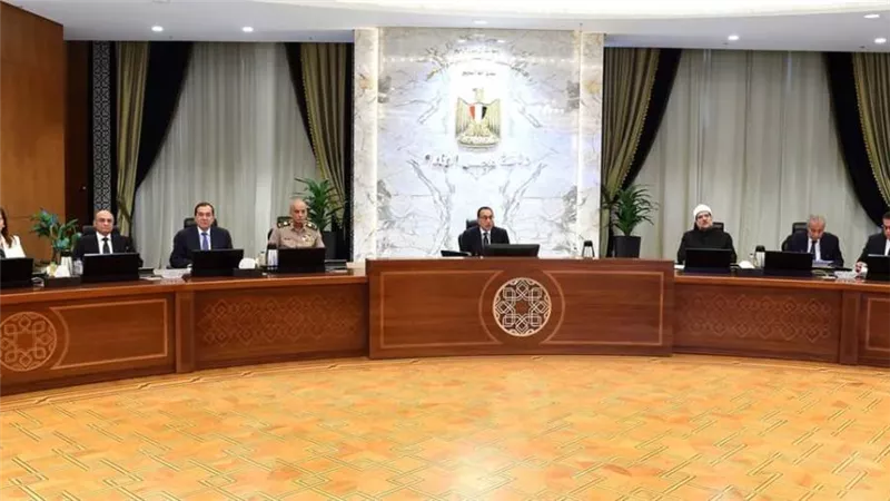 رئيس الوزراء يؤكد اهتمام القيادة السياسية بملفات التعليم والثقافة وغير ذلك من القطاعات المرتبطة برفع الوعي لدى المواطن وبناء شخصيته