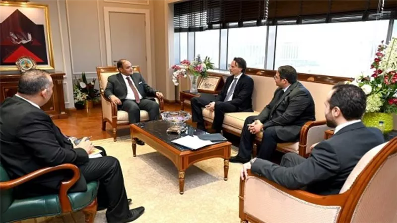 وزير التجارة والصناعة يبحث مع ممثلي شركة دانون خطط الشركة المستقبلية بالسوق المصري (صور)