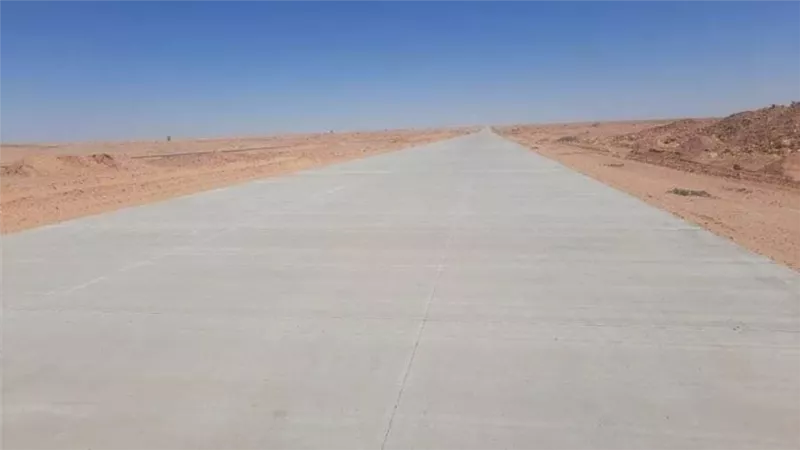 وزير الإسكان يتابع الموقف التنفيذي لمشروع ازدواج طريق سيوة - مطروح