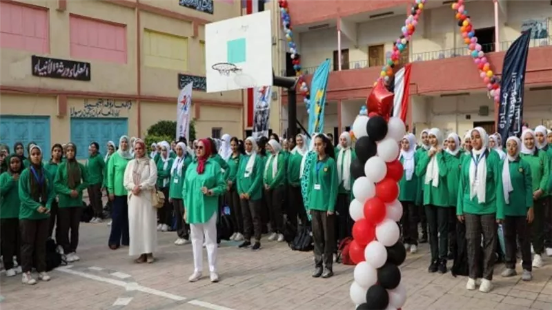 وزير التعليم ومحافظ القاهرة يتابعان انطلاق العام الدراسي الجديد بمدرسة السيدة نفيسة الثانوية بالقاهرة
