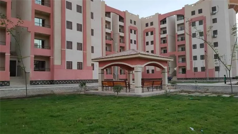 وزير الإسكان يتابع موقف المشروعات السكنية والخدمية بمدينة قنا الجديدة