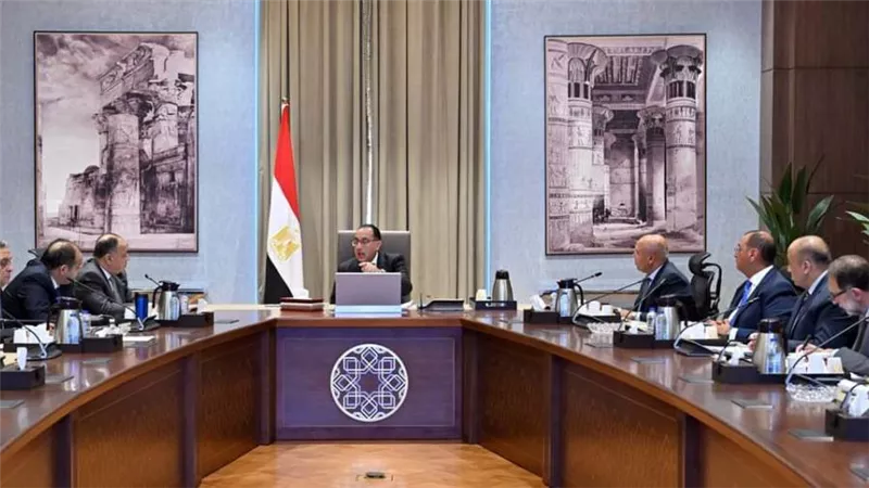 رئيس الوزراء يتابع جهود تبسيط إجراءات الإفراج الجمركي عن البضائع بالموانئ