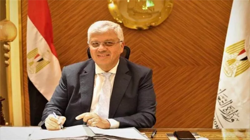 وزير التعليم العالي يهنئ معهد بحوث الإلكترونيات لفوزه في المبادرة الوطنية للمشروعات الخضراء الذكية بالقاهرة
