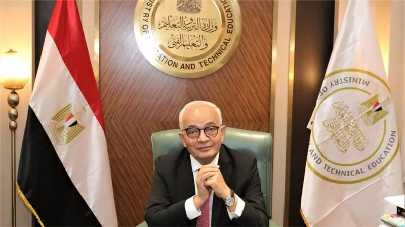 وزير التعليم يوقع قرارات تعاقد المعلمين الجدد الناجحين في مسابقة 30 ألف معلم السنة الأولى