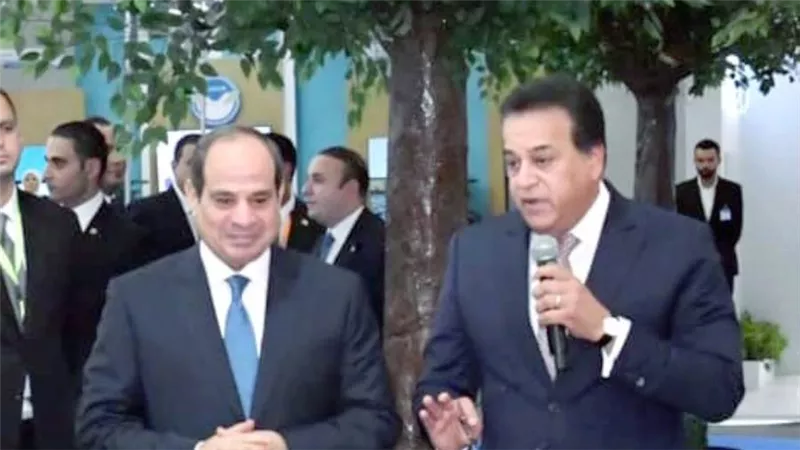 في احتفالية عالمية بمنطقة الأهرامات.. تتويج مصر كأول دولة على مستوى العالم تنجح في القضاء على فيروس سي
