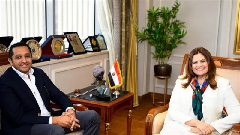 وزيرة الهجرة تستقبل رئيس شركة 