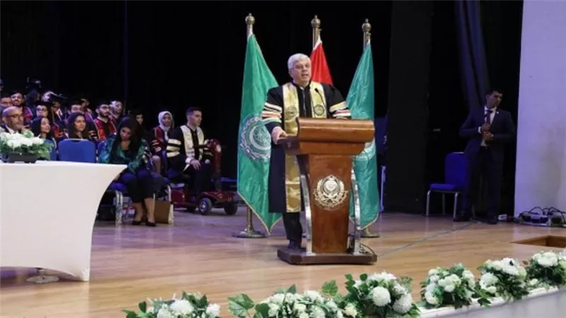 وزير التعليم العالي يشهد حفل تخرج طلاب الأكاديمية العربية للعلوم والتكنولوجيا والنقل البحري (صور)