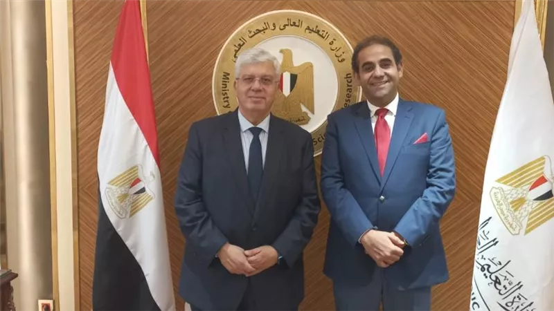 التعليم العالي: قرار وزاري بتكليف د. شريف صالح قائمًا بعمل رئيس قطاع الشئون الثقافية والبعثات بالوزارة