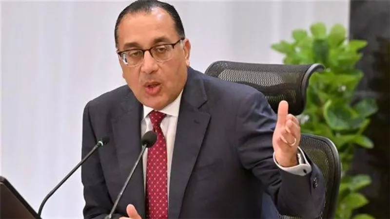 رئيس الوزراء يقر بخروج عدد من قطع الأراضي خارج الآثار