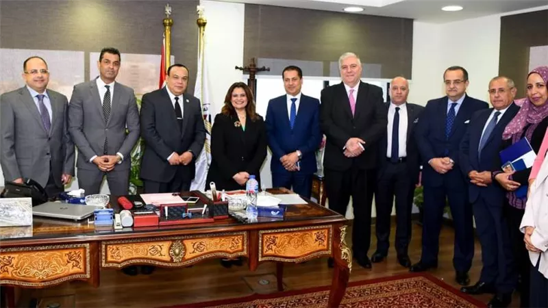 رئيس الهيئة الوطنية للانتخابات يستقبل وزيرة الهجرة لبحث الآليات الخاصة بتصويت المصريين في الخارج