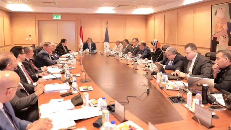وزير السياحة والآثار يترأس الاجتماع الأول للجنة الخاصة بمناقشة الاستراتيجية العامة لتنشيط وتحفيز السياحة في مصر