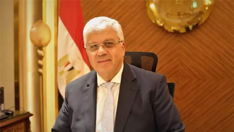 وزير التعليم العالي يصدر قرارًا بإغلاق كيان وهمي بالجيزة