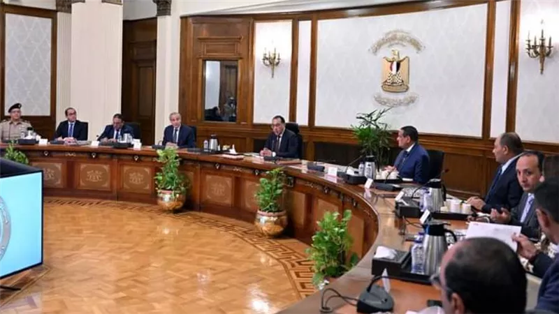 رئيس الوزراء يتابع موقف تنفيذ مبادرة خفض الأسعار .. وتوفير السلع المختلفة