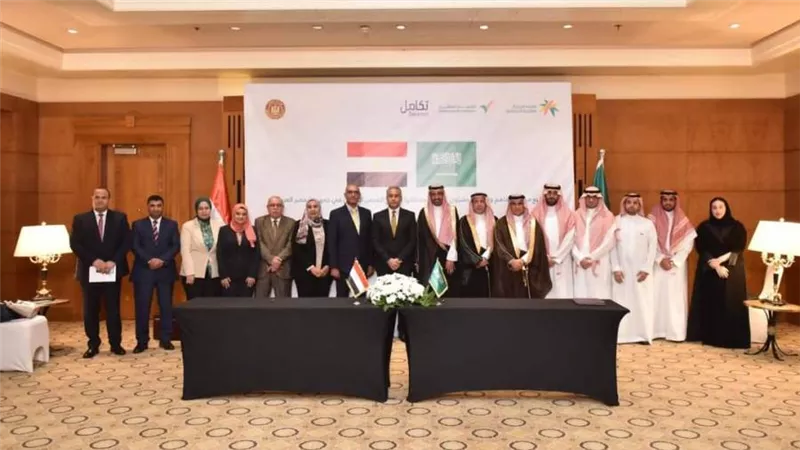 وزير العمل ونظيره السعودي يشهدان توقيع اتفاقية تشغيل برنامج الفحص المهني بين البلدين