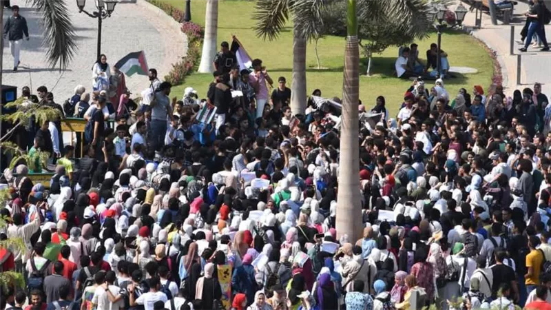 مظاهرات حاشدة لطلاب جامعة عين شمس للتنديد بالعدوان الإسرائيلي على قطاع غزة