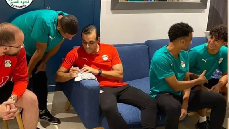 محاضرة فنية وكشف طبي للاعبي منتخب الشباب بمعسكر الإسماعيلية 