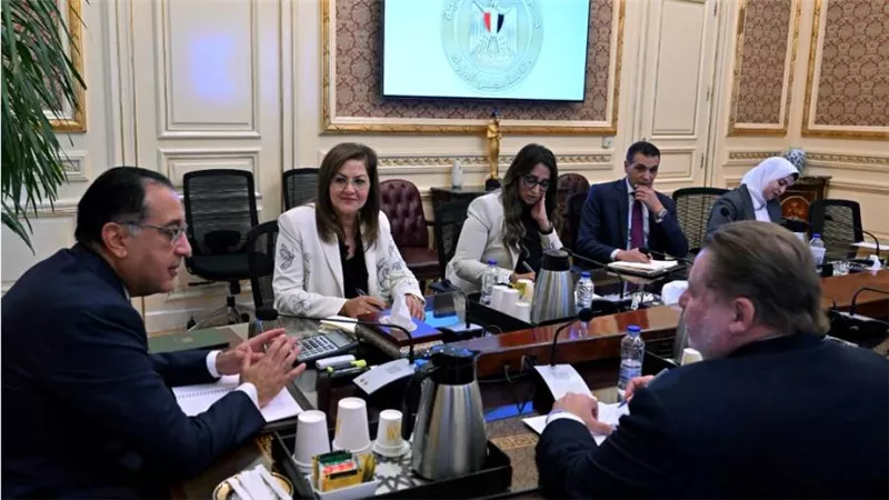 مصطفى مدبولي يتابع موقف برنامج الطروحات الحكومية والإصلاحات الهيكلية