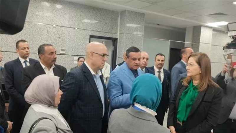 وزراء التنمية المحلية والتخطيط والإسكان ومحافظ السويس يتفقدون المركز التكنولوجي بالديوان العام 