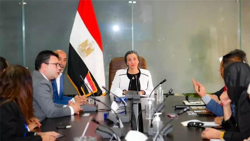 وزيرة البيئة تلتقى ممثلي 