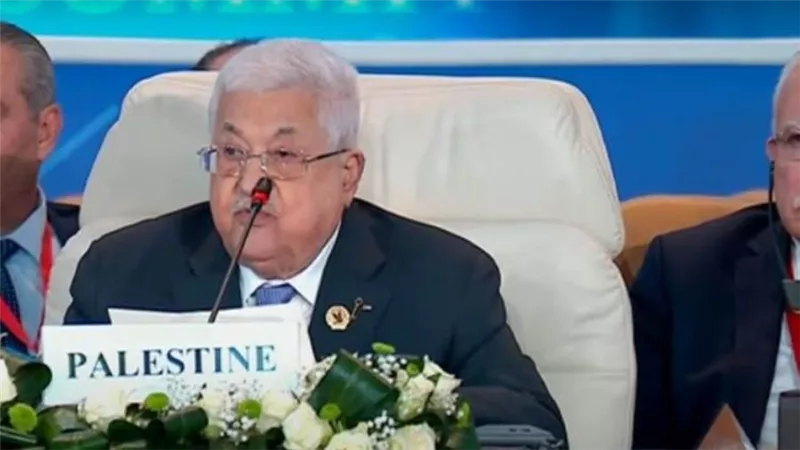 أبو مازن: حل الدولتين يشمل كامل أراضي فلسطين في الضفة وقطاع غزة