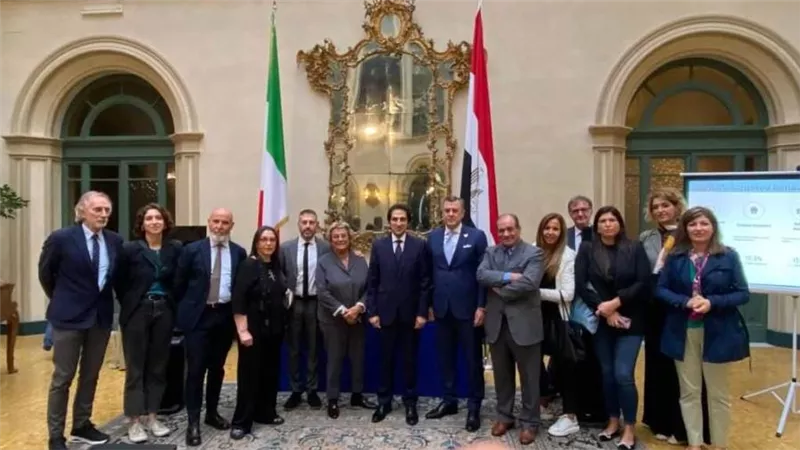 وزير السياحة والآثار يعقد لقاءً إعلاميا موسعا مع ممثلي أهم وسائل الإعلام الإيطالية 
