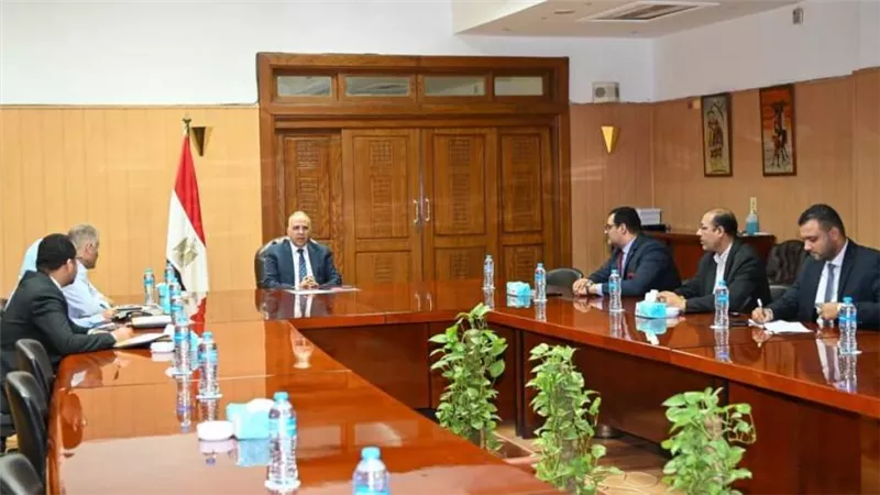 وزير الري يتابع ضوابط استخدام المياه الجوفية ومنظومة المراقبة والتحكم في الآبار الجوفية