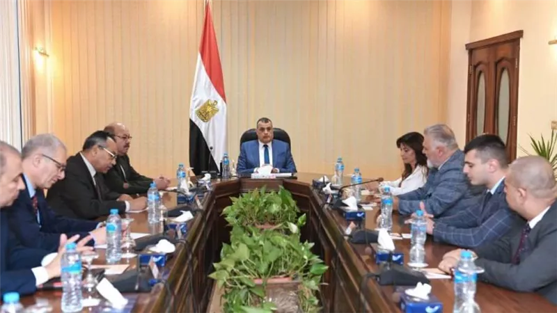 وزير الدولة للإنتاج الحربي يستقبل وفد يوناني لبحث إمكانية التعاون المشترك في مجال الصناعات الدفاعية