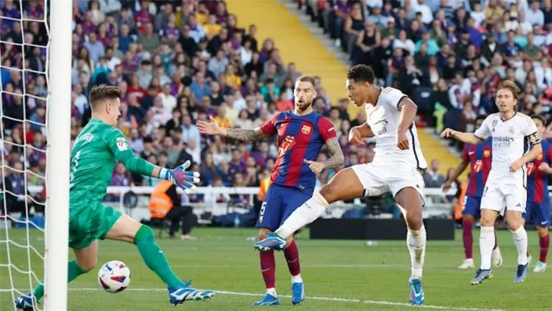 بيلينجهام يخطف فوزا قاتلا لـ مدريد من برشلونة ويقوده لصدارة الدوري الإسباني