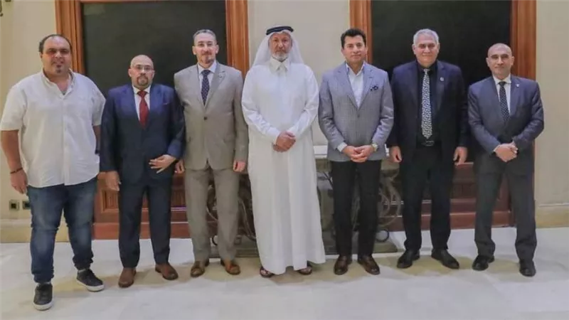 وزير الرياضة يلتقي رؤساء الاتحاد الدولي والإفريقي والآسيوي والعربي لرفع الأثقال