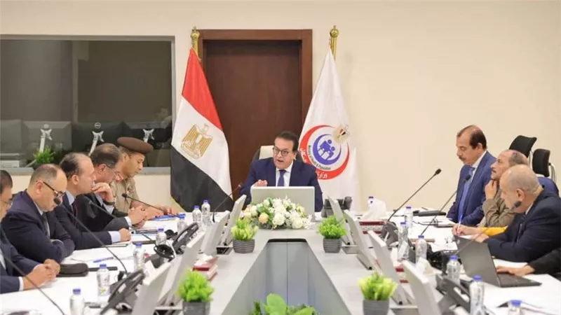 وزير الصحة يعقد اجتماعا مع اللجنة الوطنية لنظم الغذاء والتغذية لمتابعة العمل ومناقشة القضايا والتحديات المتعلقة بأمن وسلامة النظم الغذائية للمواطنين