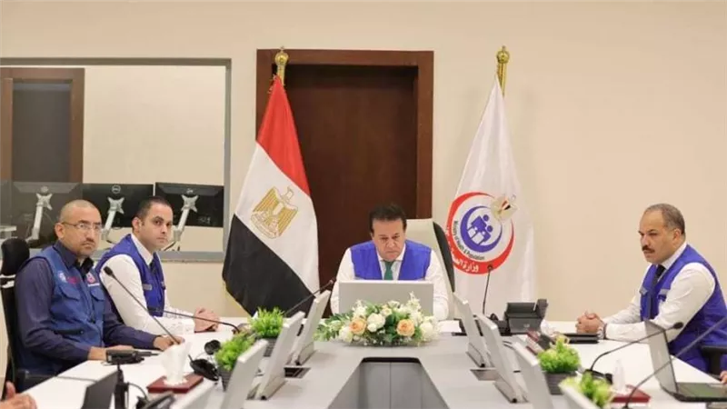 وزير الصحة: تخصيص 40 سيارة إسعاف للاصطفاف داخل معبر رفح 