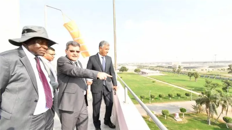 وزير البنية الأساسية بزامبيا ورئيس