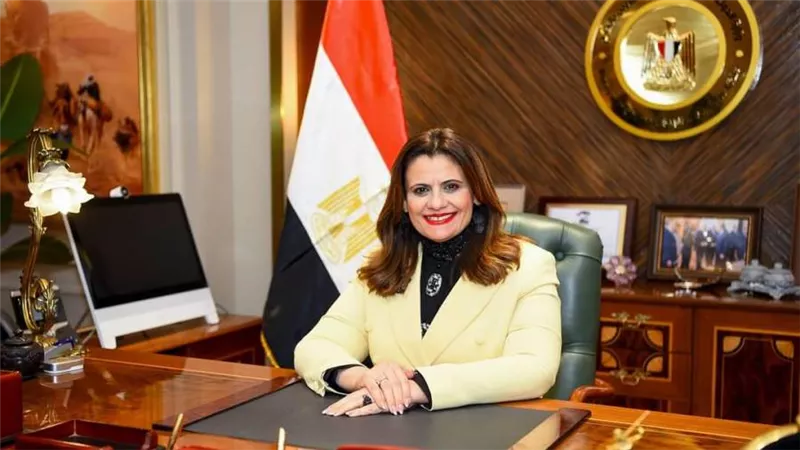 وزيرة الهجرة تستعرض تقريرا عن منجزات المبادرة الرئاسية 