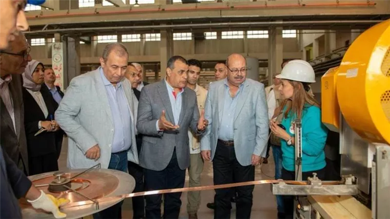 وزير الدولة للإنتاج الحربي يتفقد شركة أبو زعبل للصناعات المتخصصة