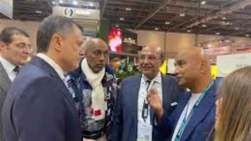 وزير السياحة والآثار يعقد لقاءات مهنية بالعاصمة البريطانية لندن مع شركات طيران
