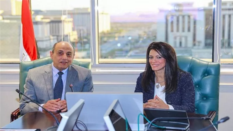 وزيرا التعاون الدولي والطيران المدني يبحثان سبل التنسيق مع شركاء التنمية لدفع الجهود الداعمة لقطاع الطيران (صور)