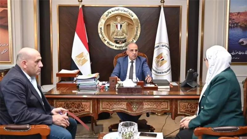 وزير الري يتابع منظومة الشكاوى وخدمة المواطنين