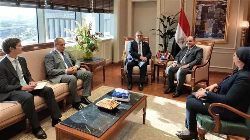 وزير التجارة والصناعة يستقبل مبعوث قمة الإستثمار «البريطانية- الإفريقية» بالعاصمة الإدارية الجديدة 