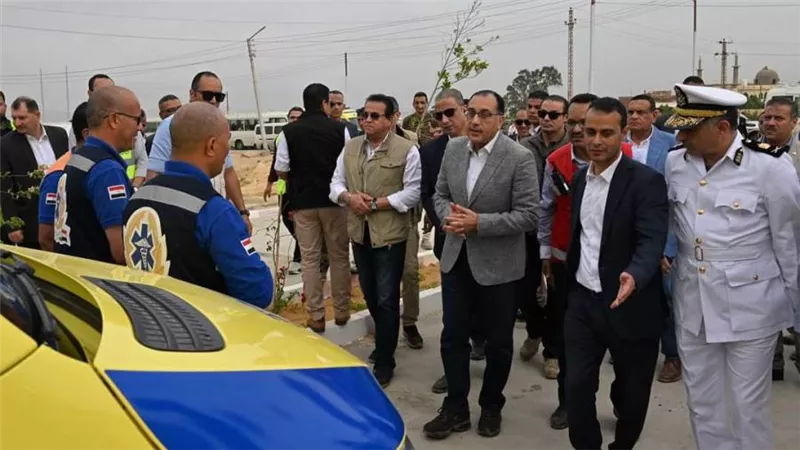 رئيس الوزراء يتفقد عددا من مشروعات 